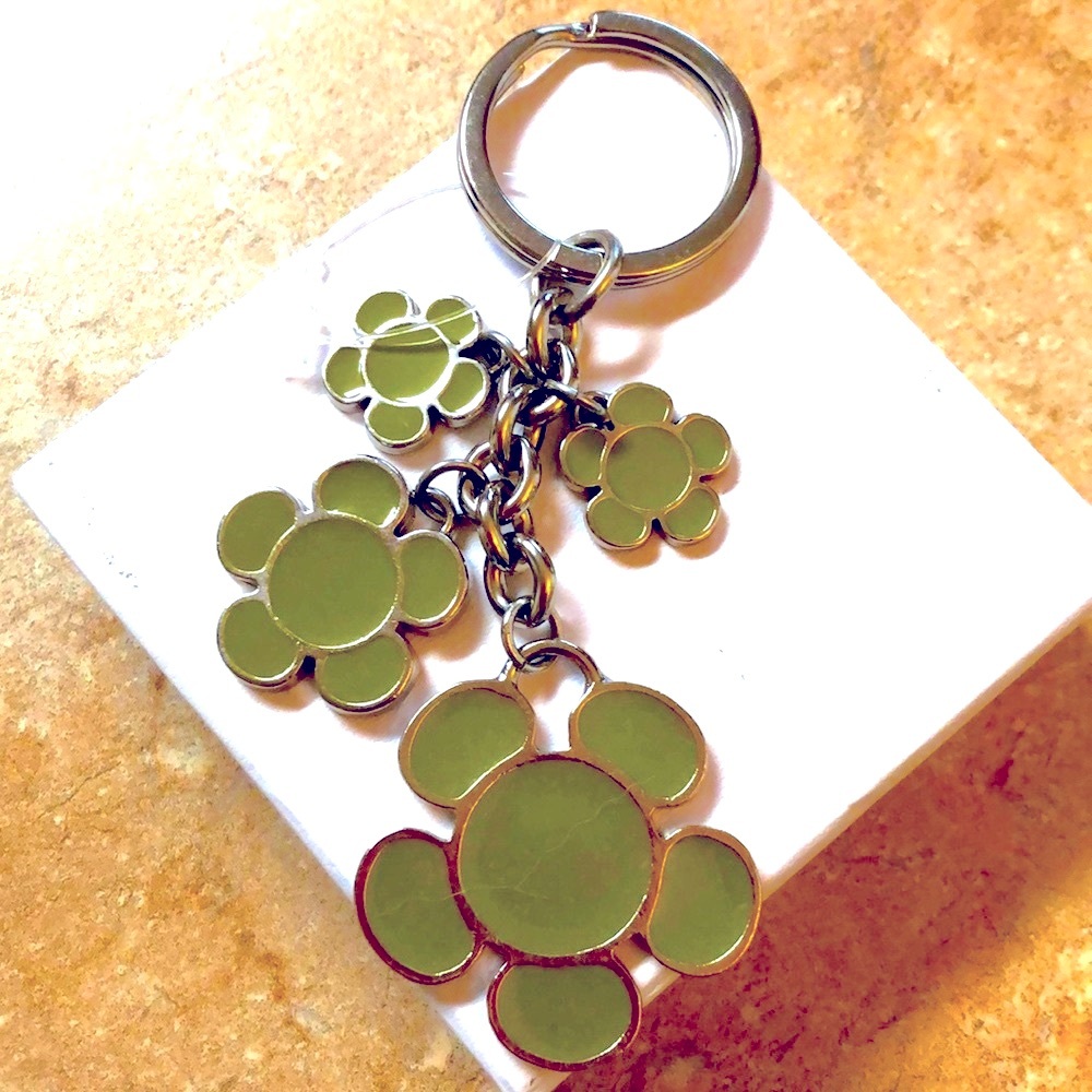 Green Enamel Metal Hippie Flower Retro Green Flowers Keychain